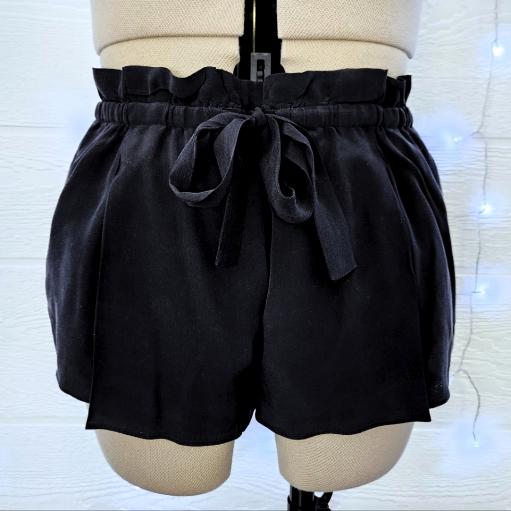 Aritzia Wilfred Black Tie Front Shorts - Size M